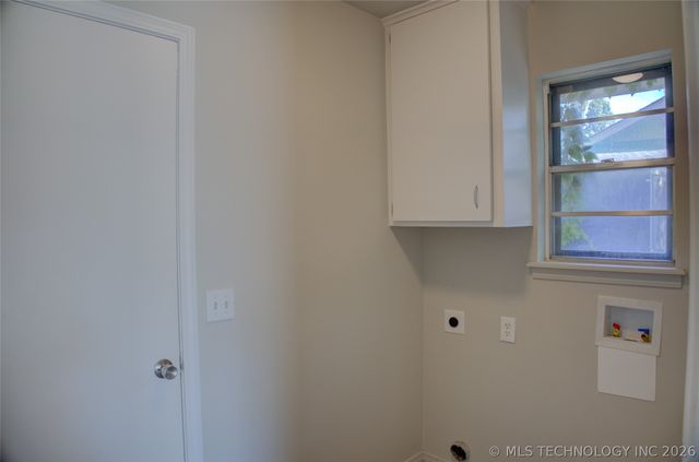 539 Meadowood Drive, Broken Arrow, OK 74011