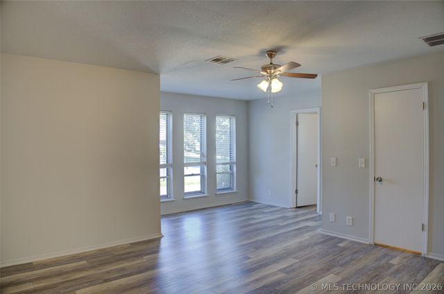 539 Meadowood Drive, Broken Arrow, OK 74011