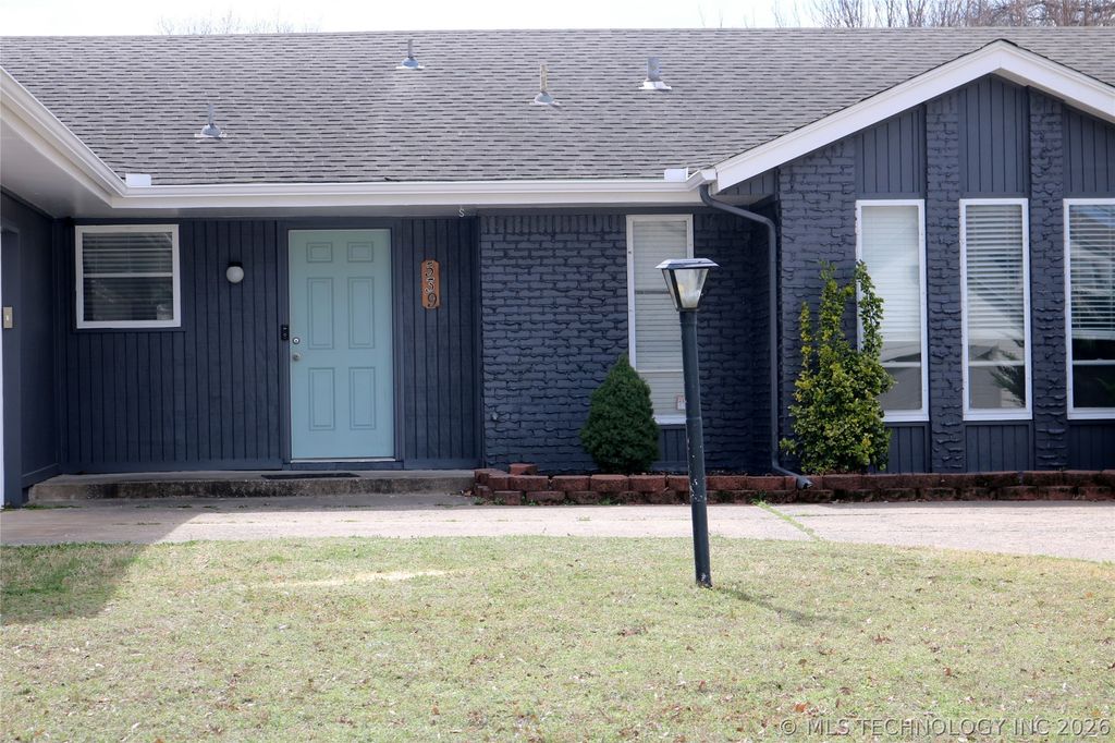 539 Meadowood Drive, Broken Arrow, OK 74011