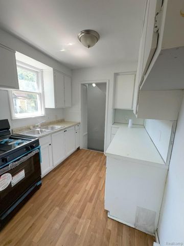 13503 Ashton Road, Detroit, MI 48223