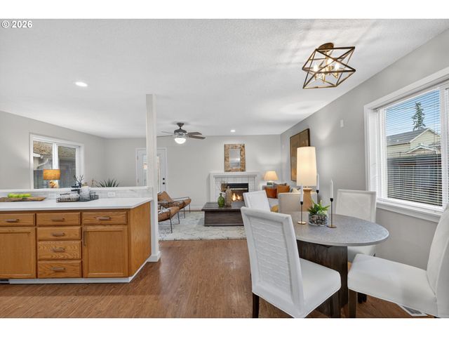 328 Nw FREEMAN Ave, Hillsboro, OR 97124