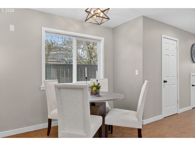 328 Nw FREEMAN Ave, Hillsboro, OR 97124