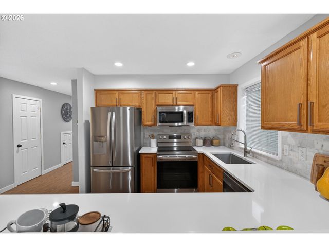 328 Nw FREEMAN Ave, Hillsboro, OR 97124