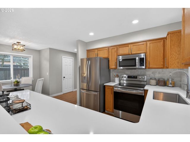 328 Nw FREEMAN Ave, Hillsboro, OR 97124