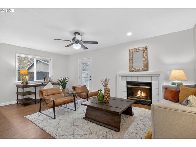 328 Nw FREEMAN Ave, Hillsboro, OR 97124