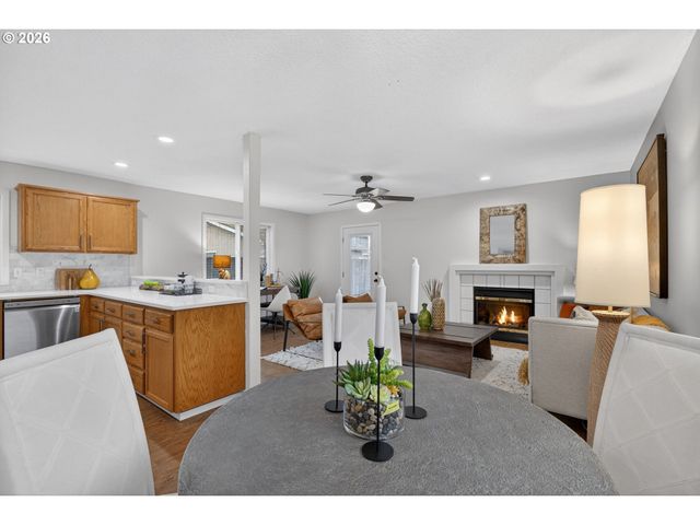 328 Nw FREEMAN Ave, Hillsboro, OR 97124