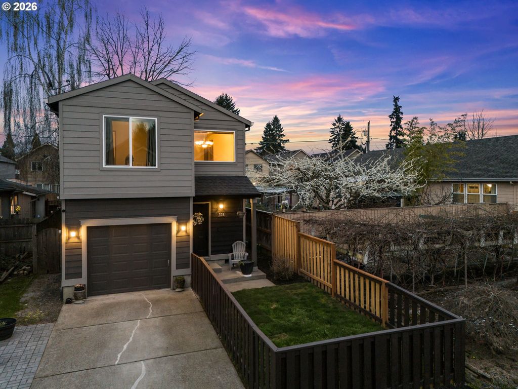 328 Nw FREEMAN Ave, Hillsboro, OR 97124