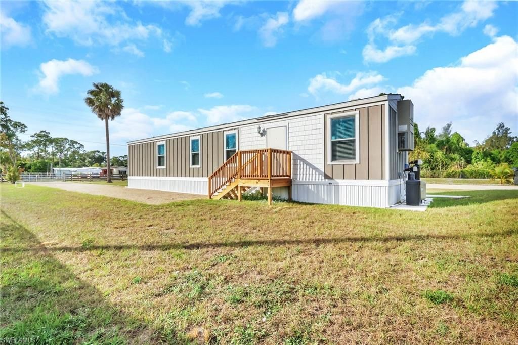 8111 Breeze DR, NORTH FORT MYERS, FL 33917 — exterior
