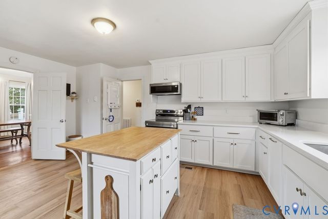 405 Canterbury St, Hopewell, VA 23860