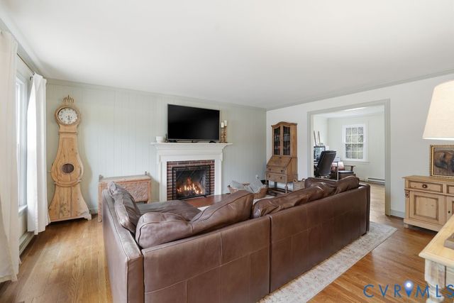 405 Canterbury St, Hopewell, VA 23860