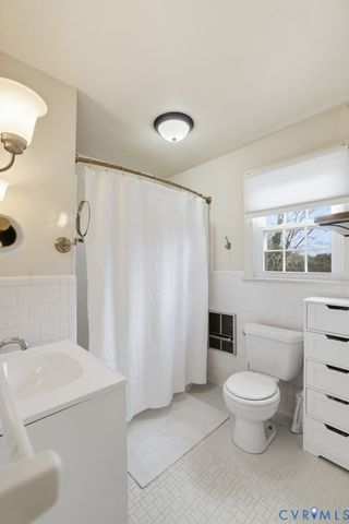 405 Canterbury St, Hopewell, VA 23860