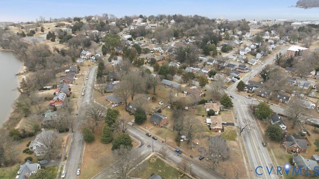 405 Canterbury St, Hopewell, VA 23860