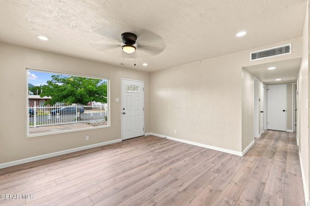 8936 Mount Delano Drive, El Paso, TX 79904