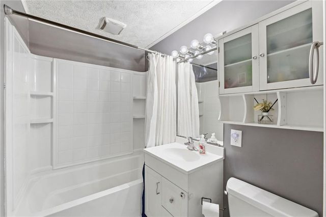 9000 W 49TH Street, Merriam, KS 66203