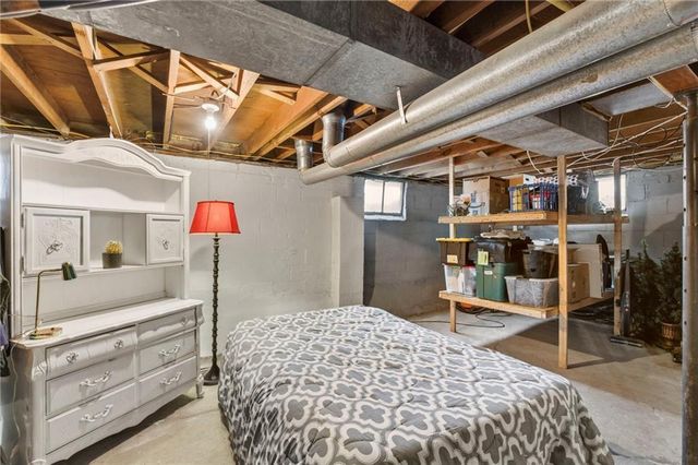 9000 W 49TH Street, Merriam, KS 66203