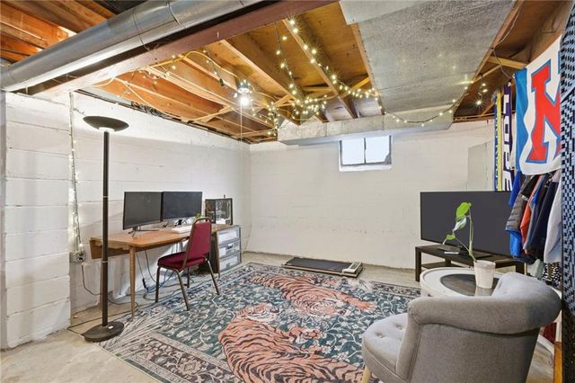 9000 W 49TH Street, Merriam, KS 66203