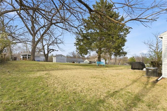 9000 W 49TH Street, Merriam, KS 66203