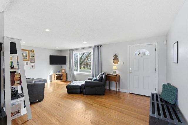 9000 W 49TH Street, Merriam, KS 66203