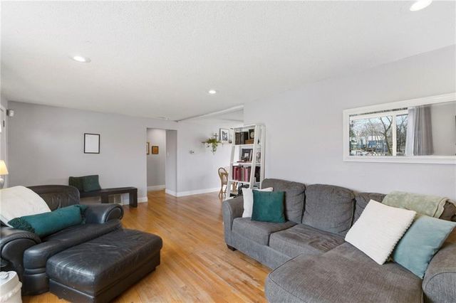 9000 W 49TH Street, Merriam, KS 66203