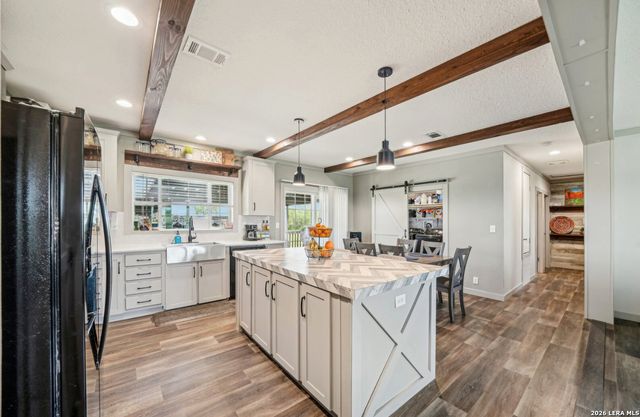 5750 FM 541, Floresville, TX 78114