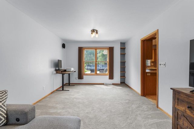 1325 S WESTHAVEN DRIVE, Oshkosh, WI 54904