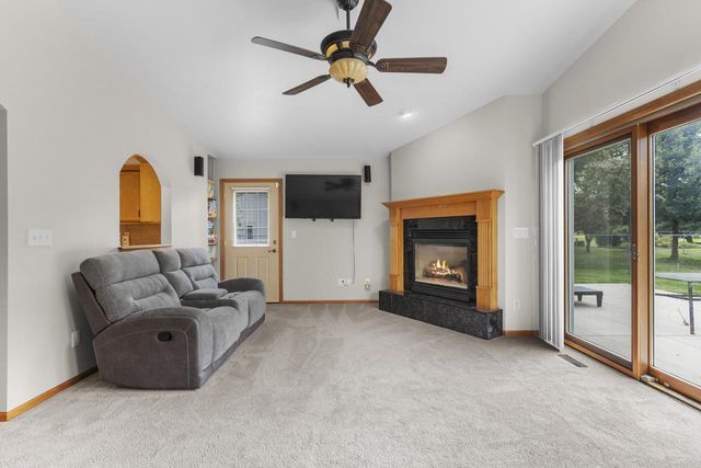 1325 S WESTHAVEN DRIVE, Oshkosh, WI 54904