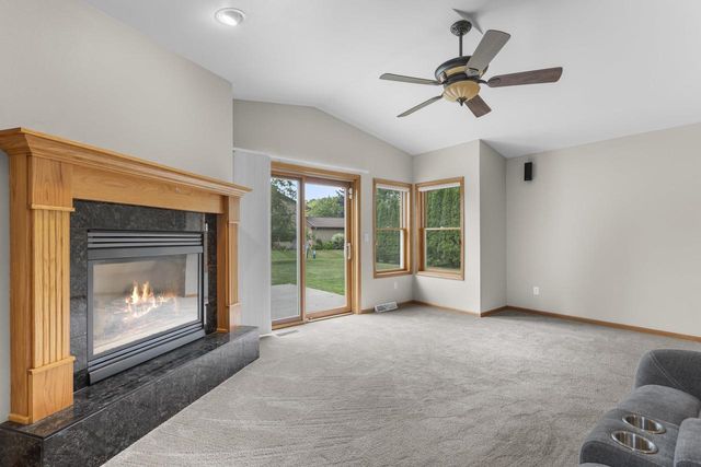 1325 S WESTHAVEN DRIVE, Oshkosh, WI 54904