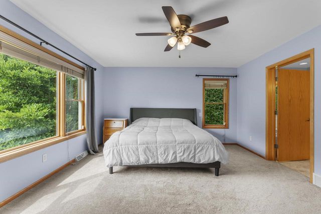 1325 S WESTHAVEN DRIVE, Oshkosh, WI 54904