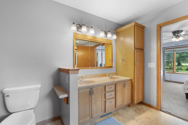 1325 S WESTHAVEN DRIVE, Oshkosh, WI 54904