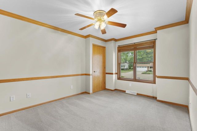 1325 S WESTHAVEN DRIVE, Oshkosh, WI 54904