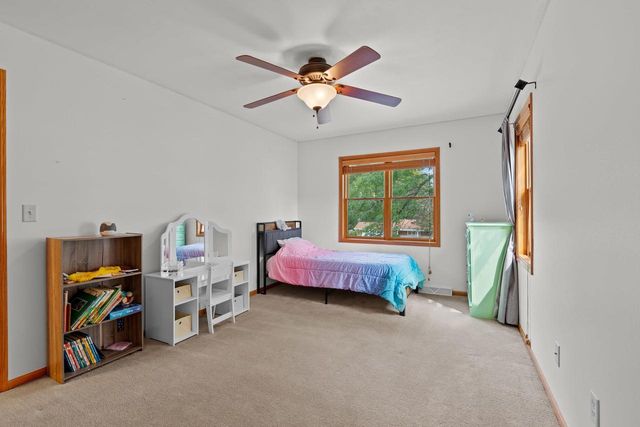 1325 S WESTHAVEN DRIVE, Oshkosh, WI 54904
