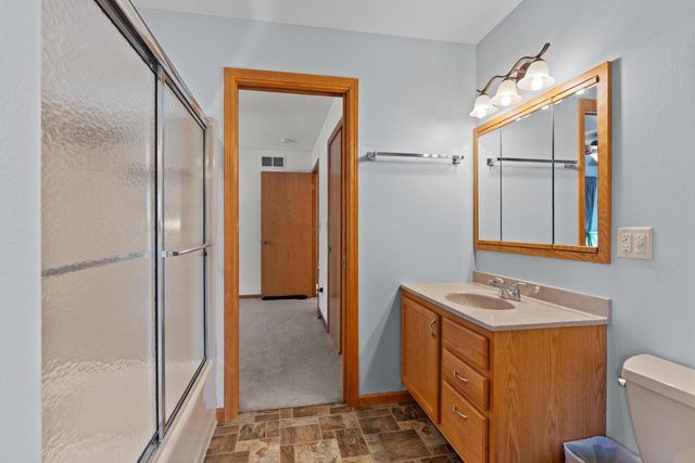 1325 S WESTHAVEN DRIVE, Oshkosh, WI 54904