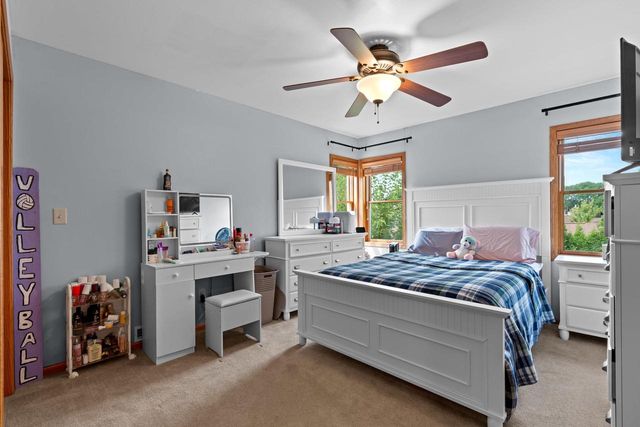 1325 S WESTHAVEN DRIVE, Oshkosh, WI 54904