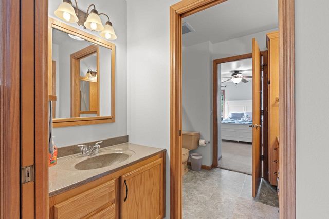 1325 S WESTHAVEN DRIVE, Oshkosh, WI 54904