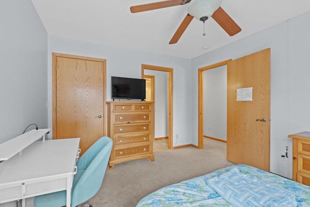 1325 S WESTHAVEN DRIVE, Oshkosh, WI 54904