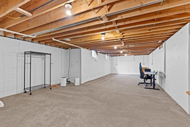 1325 S WESTHAVEN DRIVE, Oshkosh, WI 54904