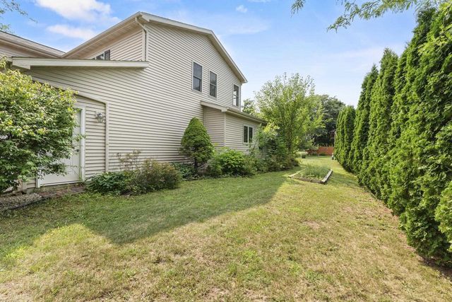 1325 S WESTHAVEN DRIVE, Oshkosh, WI 54904