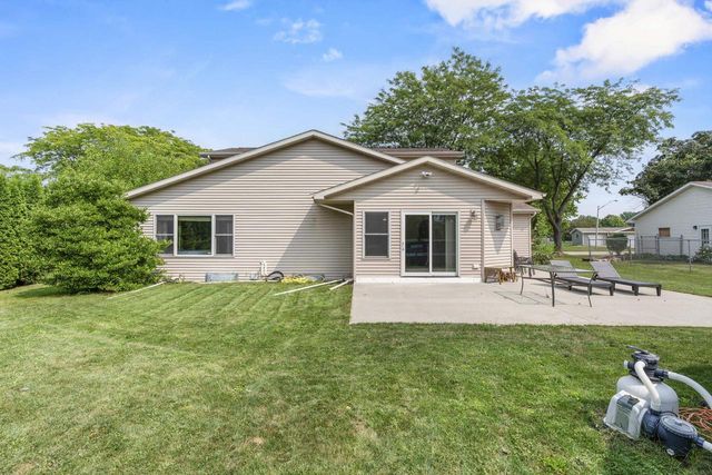 1325 S WESTHAVEN DRIVE, Oshkosh, WI 54904