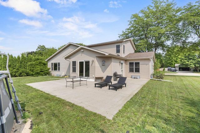 1325 S WESTHAVEN DRIVE, Oshkosh, WI 54904