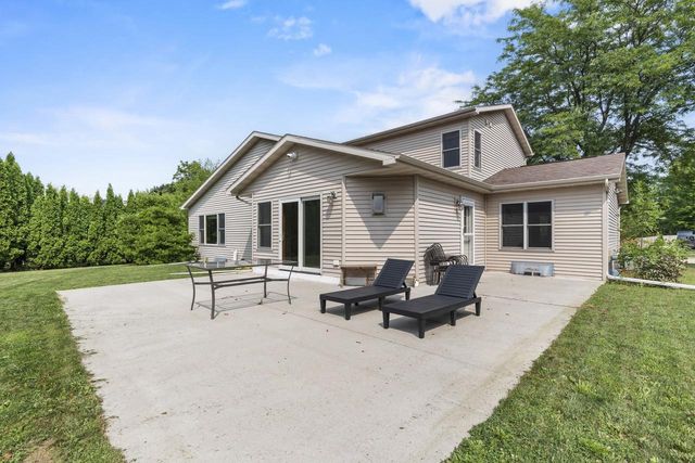 1325 S WESTHAVEN DRIVE, Oshkosh, WI 54904