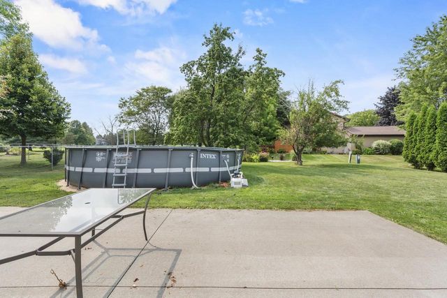 1325 S WESTHAVEN DRIVE, Oshkosh, WI 54904