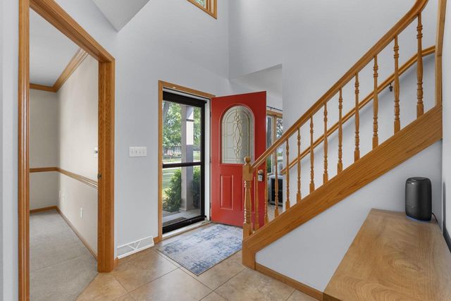 1325 S WESTHAVEN DRIVE, Oshkosh, WI 54904