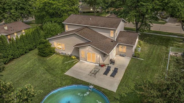 1325 S WESTHAVEN DRIVE, Oshkosh, WI 54904