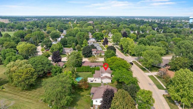 1325 S WESTHAVEN DRIVE, Oshkosh, WI 54904