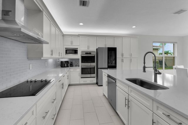 9712 Celtic Sea Lane, Delray Beach, FL 33446