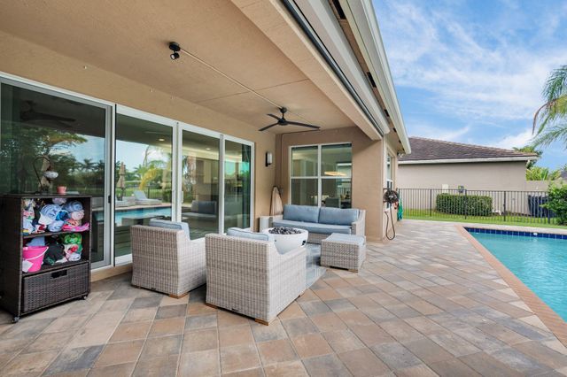 9712 Celtic Sea Lane, Delray Beach, FL 33446
