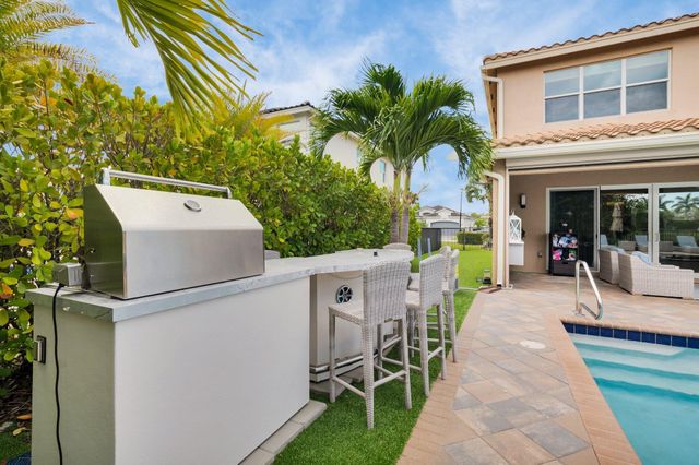 9712 Celtic Sea Lane, Delray Beach, FL 33446