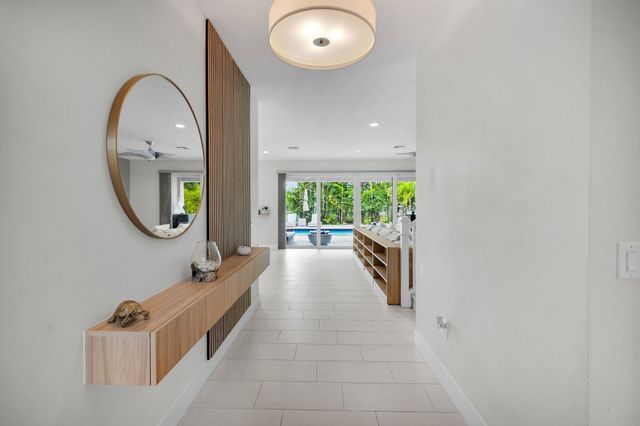 9712 Celtic Sea Lane, Delray Beach, FL 33446