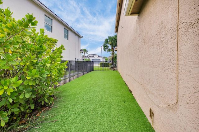 9712 Celtic Sea Lane, Delray Beach, FL 33446