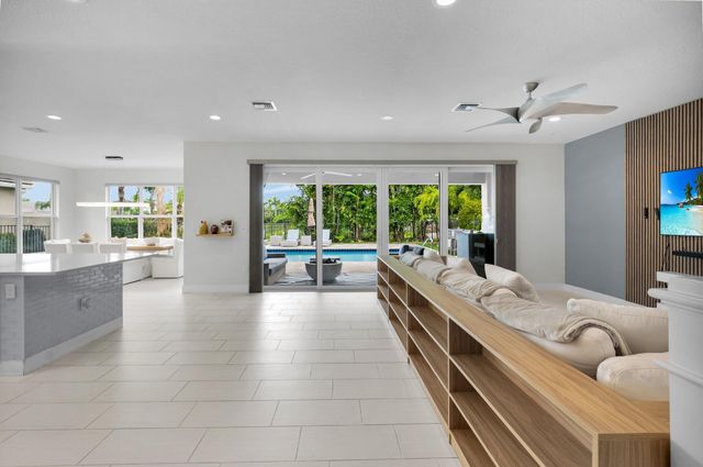 9712 Celtic Sea Lane, Delray Beach, FL 33446